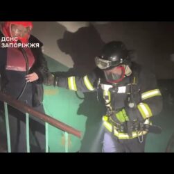 Запоріжжя: росіяни завдали удару БпЛА по девʼятиповерховому житловому будинку