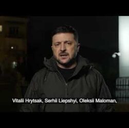 Президент України Володимир Зеленський у вечірньому зверненні подякував українським рятувальникам