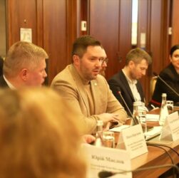 Голова Нацкомфінпослуг Руслан Магомедов про вплив Фонду декарбонізації на ринок зелених облігацій