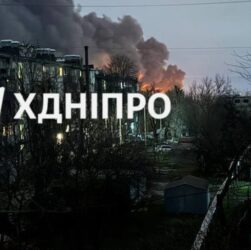 Новини України - Атака РФ: Дніпро після вибухів накрив чорний дим
