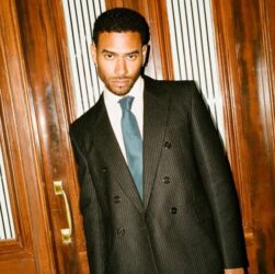 Новини спорту - Брат футболіста МЮ влаштував акцію на трибунах під час матчу