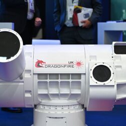 Новини світу - Британія інвестує &pound;20 млн у лазерну зброю проти дронів