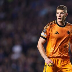 Новини спорту - Довбик близький до переїзду в Англію - Рома вже веде переговори