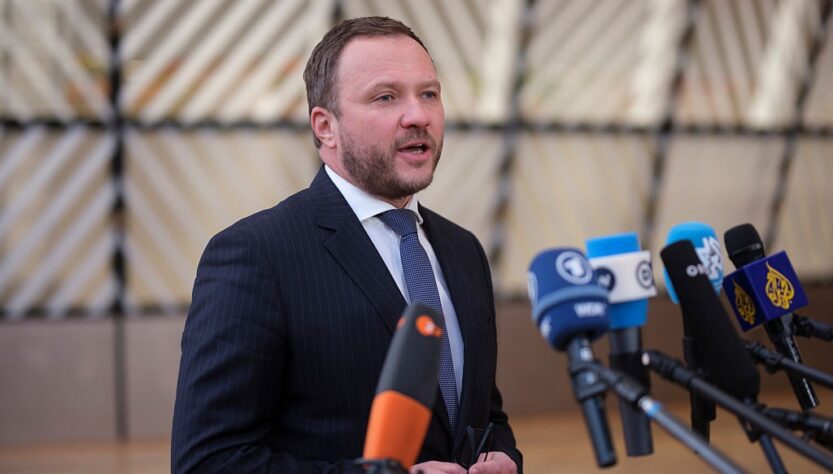 Новини світу - Естонія пообіцяла вбивати "зелених чоловічків" з РФ