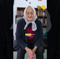 Самотні серед людей: життя пенсіонерів у модульному містечку