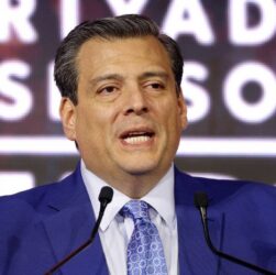 Новини спорту - Глава WBC оцінив перспективи бою Усика з Вайлдером