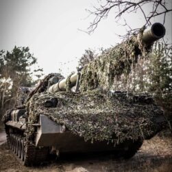 Новини України - ГШ: РФ тисне з допомогою авіації, 200 атак відбито