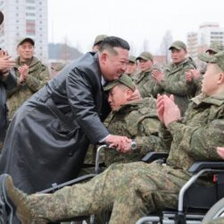 Новини світу - Кім Чен Ин повернув своїх саперів з Росії