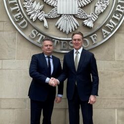 Новини України - Кислиця прибув на переговори до Китаю