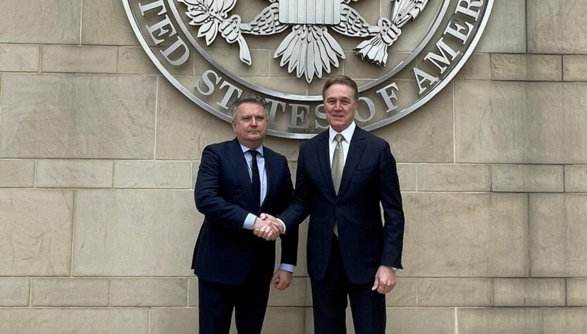 Новини України - Кислиця прибув на переговори до Китаю