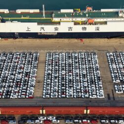 Авто новини - Китай удвічі скоротив постачання авто до Росії