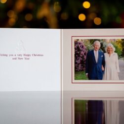 Новини культури - Король Чарльз III і королева Камілла представили різдвяну листівку