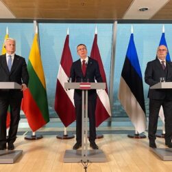 Новини світу - Країни Балтії розглядають демонтаж залізничних колій на кордоні з РФ