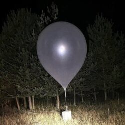 Новини світу - Литва планує оголосити надзвичайний стан через повітряні кулі з Білорусі