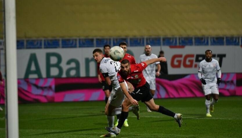 Новини спорту - Луганська Зоря в домашньому матчі мінімально переграла Карпати