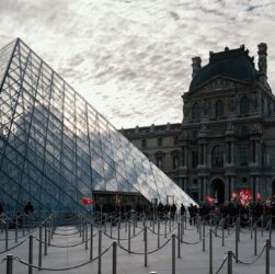 Новини світу - Лувр відкрили для відвідувачів після страйку
