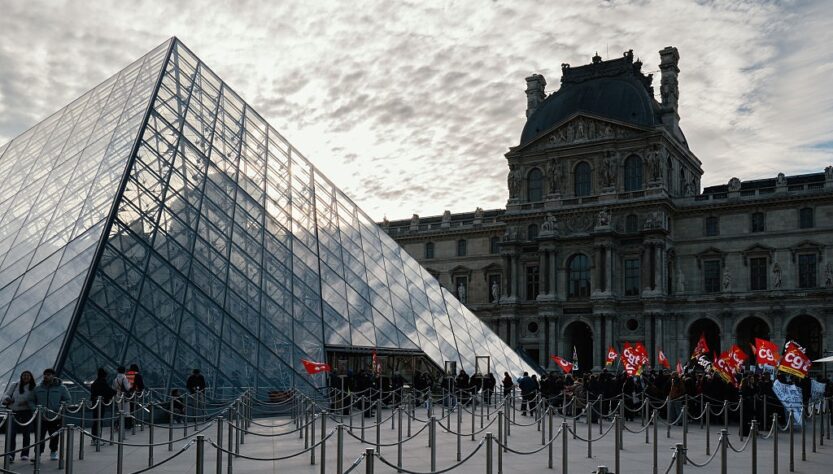 Новини світу - Лувр відкрили для відвідувачів після страйку