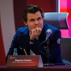 Без категорії - Магнус Карлсен стає чемпіоном зі швидких шахів