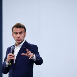 Новини світу - Макрон відреагував на новини про "ризик зради" США