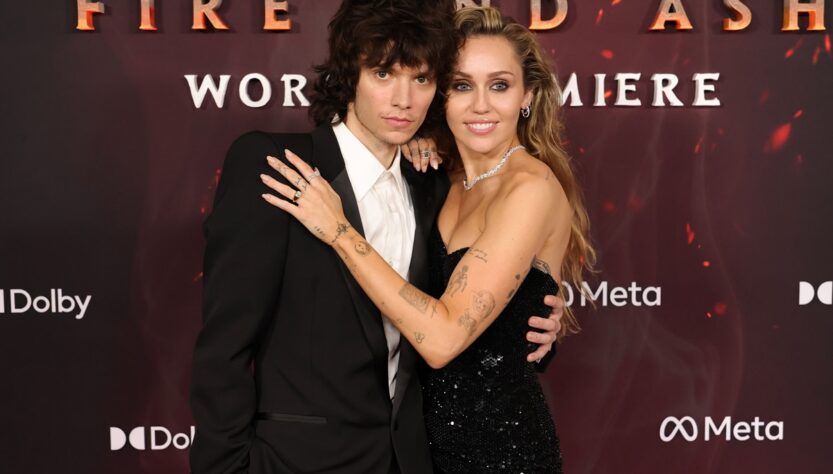 Новини культури - Майлі Сайрус засвітила каблучку та спровокувала чутки про заручини