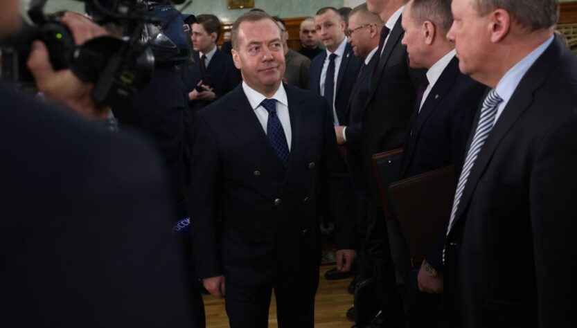 Новини світу - Медведєв пригрозив ЄС війною через активи РФ