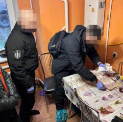 Новини України - На Донеччині дилер намагався продавати наркотики військовим