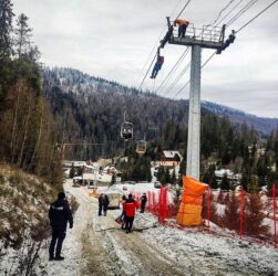 Новини України - На горі на Львівщині 80 людей застрягли на підйомнику