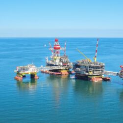 Новини України - На Каспії уражено третю нафтову платформу - ЗМІ