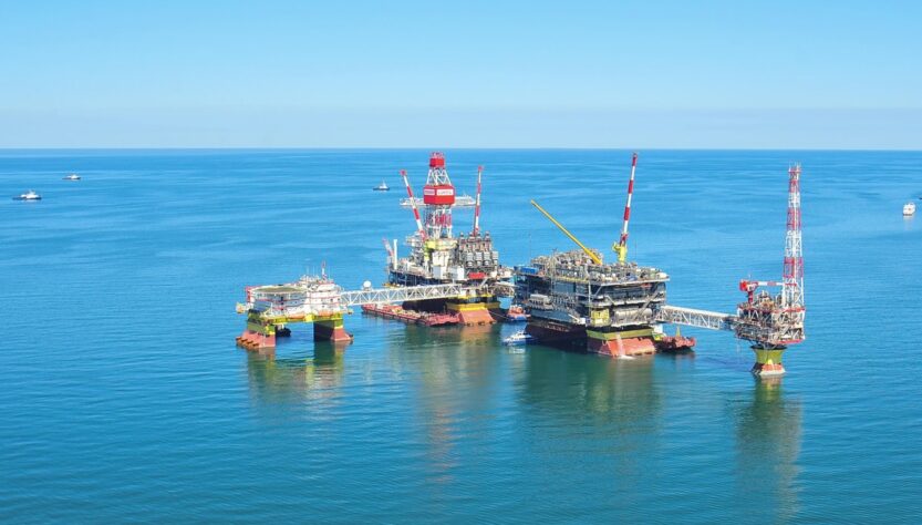 Новини України - На Каспії уражено третю нафтову платформу - ЗМІ