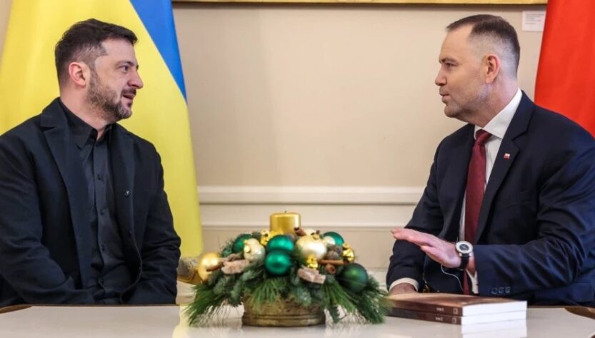 Новини України - Навроцький подарував Зеленському книгу про Волинську трагедію