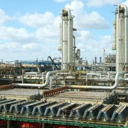 Новини світу - Найбільший ГПЗ Росії атакували дрони СБУ - медіа