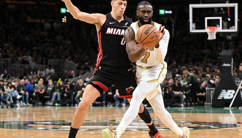 Новини спорту - НБА: Бостон впевнено переміг Майамі