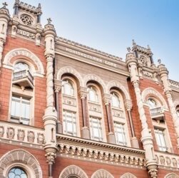 Новини бізнесу - НБУ продав рекордний обсяг доларів за 10 місяців