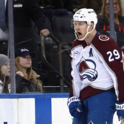 Новини спорту - Ніч в НХЛ: Айлендерс виривають перемогу