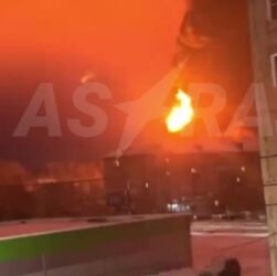 Новини світу - "Новорічне привітання". Пожежі на російських НПЗ