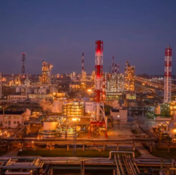 Новини бізнесу - Один із найбільших НПЗ Росії зупинив роботу після атаки дронів - ЗМІ