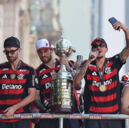 Новини спорту - Парад чемпіонів клубу Фламенго завершився курйозом