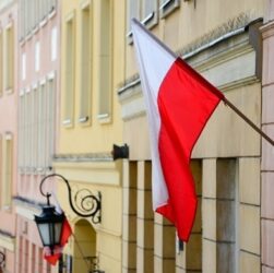 Новини світу - Польщу звільнили від зобов'язань приймати мігрантів