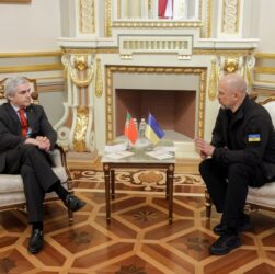 Новини України - Португалія виділить 50 млн євро на купівлю зброї США для України