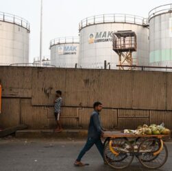 Новини бізнесу - Поставки нафти з РФ в Індію впали до найнижчого рівня за три роки - ЗМІ