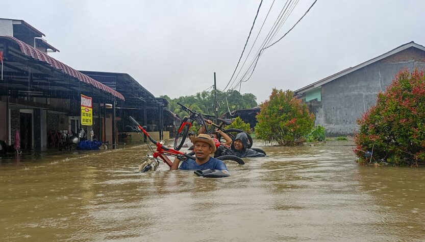 Новини світу - Повені в Індонезії: кількість загиблих перевищила 600 осіб
