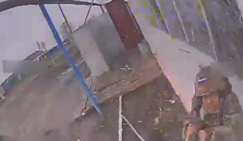 Новини України - Прикордонники показали "вибухову" роботу дронів по окупантах