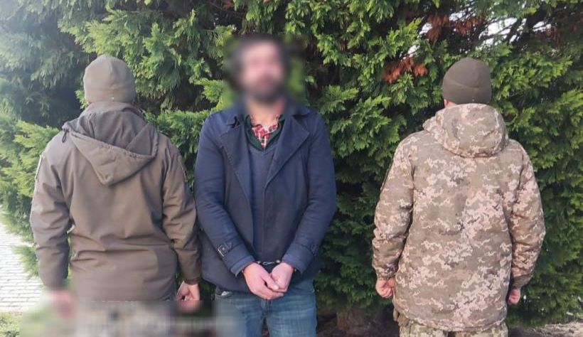 Новини України - Прикордонники затримали іноземця, який пішки добирався до Словаччини