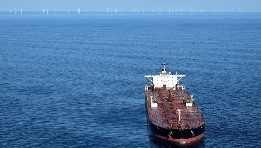 Новини світу - Рекордний обсяг російської нафти "застряг" у морі через санкції США