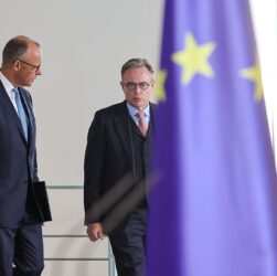 Новини політики - "Репараційний кредит": Мерц поїхав особисто переконувати Бельгію