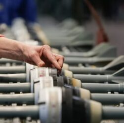 Новини світу - Росія вчетверо збільшила військові витрати з 2021-го - розвідка