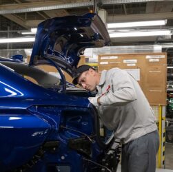 Новини світу - Росіян задумали масово пересадити на вітчизняні авто