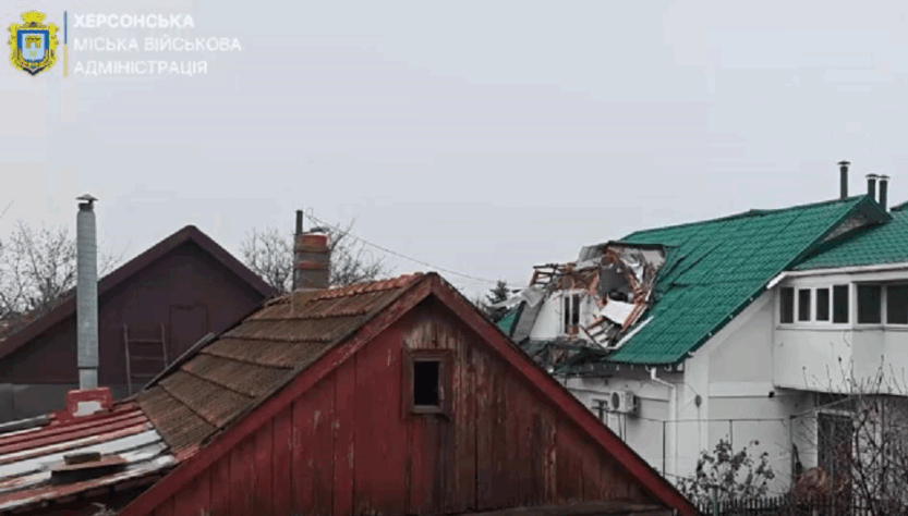 Новини України - Росіяни вдарили по Корабельному районі Херсона, є руйнування