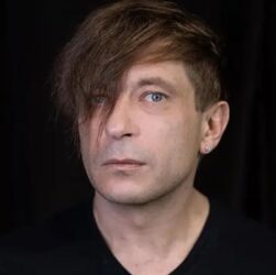 Новини культури - Російський співак перерахував гроші українцям