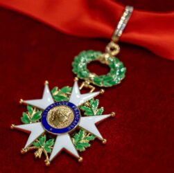 Новини України - Сирський отримав найвищу нагороду Франції